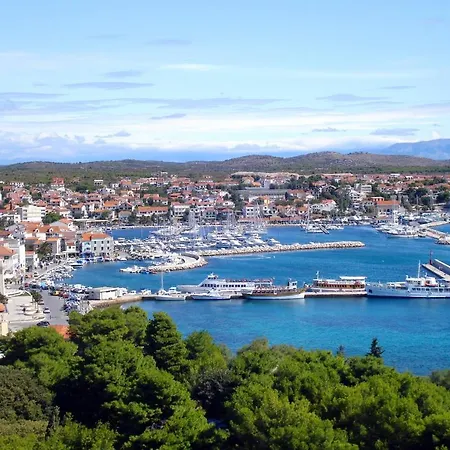 House With A Parking Space - 12654 וודיצה