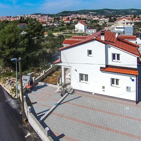 House With A Parking Space - 12654