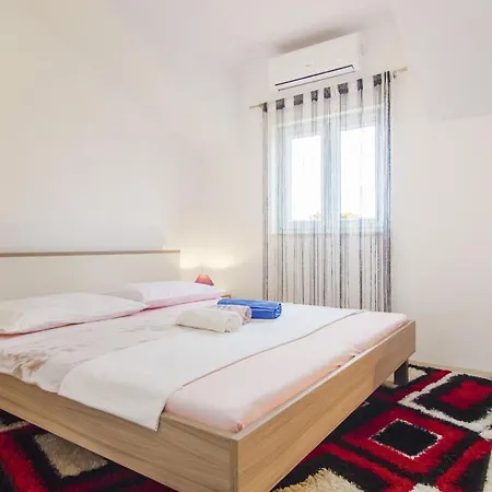 Holiday home House With A Parking Space - 12654 Vodice