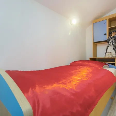 Dom wakacyjny House With A Parking Space - 12654 Vodice