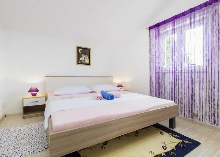 House With A Parking Space - 12654