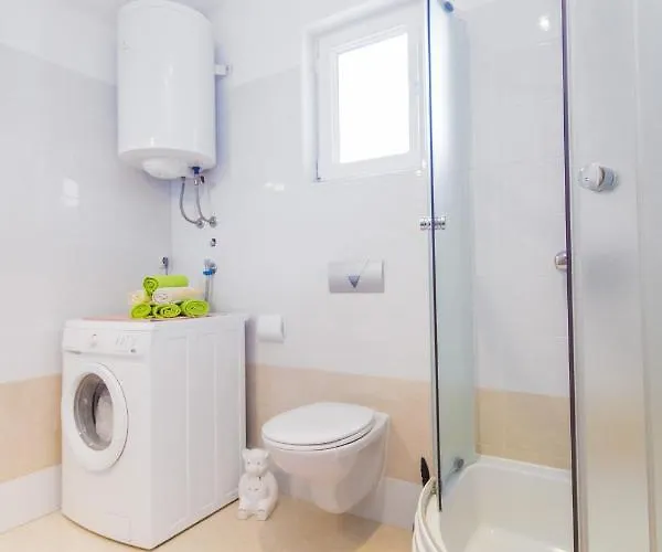 House With A Parking Space - 12654 Prázdninový dům *